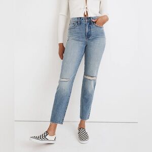 Madewell The Perfect Vintage Jean in Phillips Wash: Knee-Rips Edition